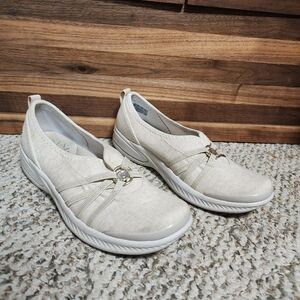 Bzees 9 wide slip on‎ no tie  comfort shoes